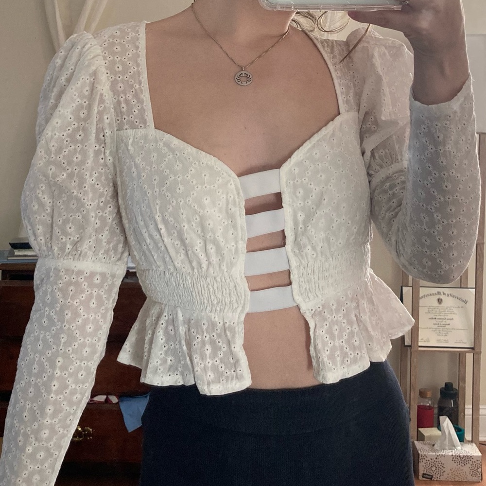 Lacey puff sleeve shirt from Windsor size medium